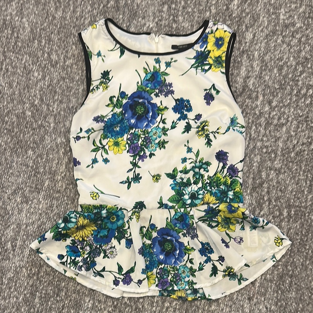 EUC blue Floral Sleeveless Peplum Top with black piping size small